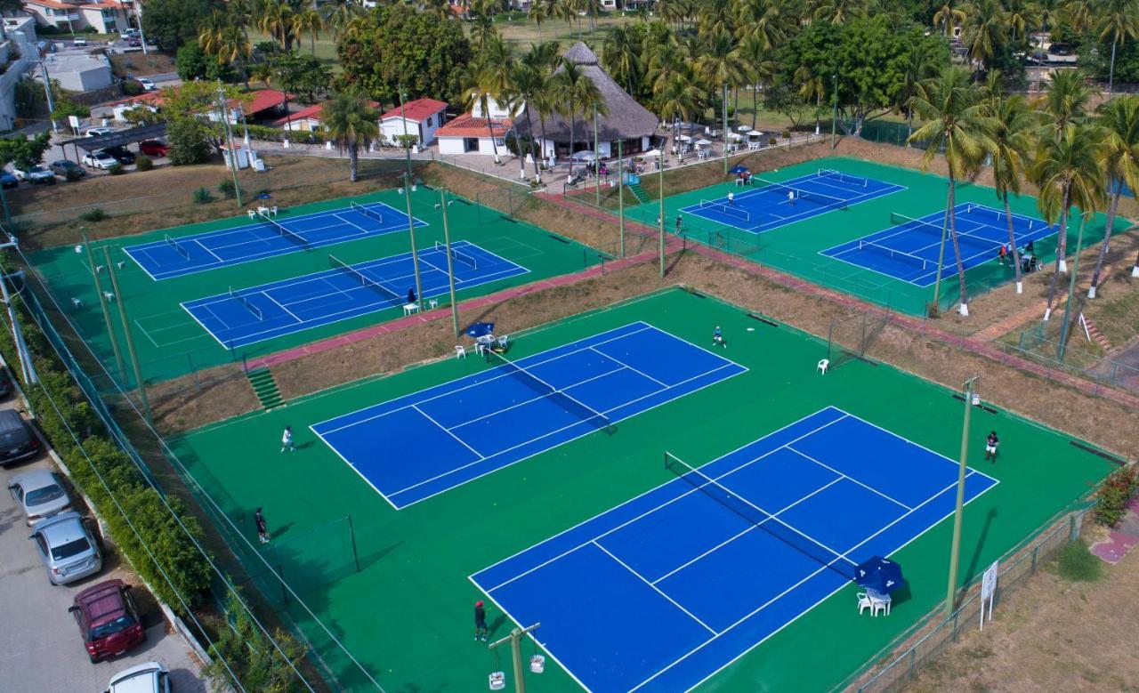 Las Hadas By Brisas Manzanillo Luaran gambar Tennis courts at the resort