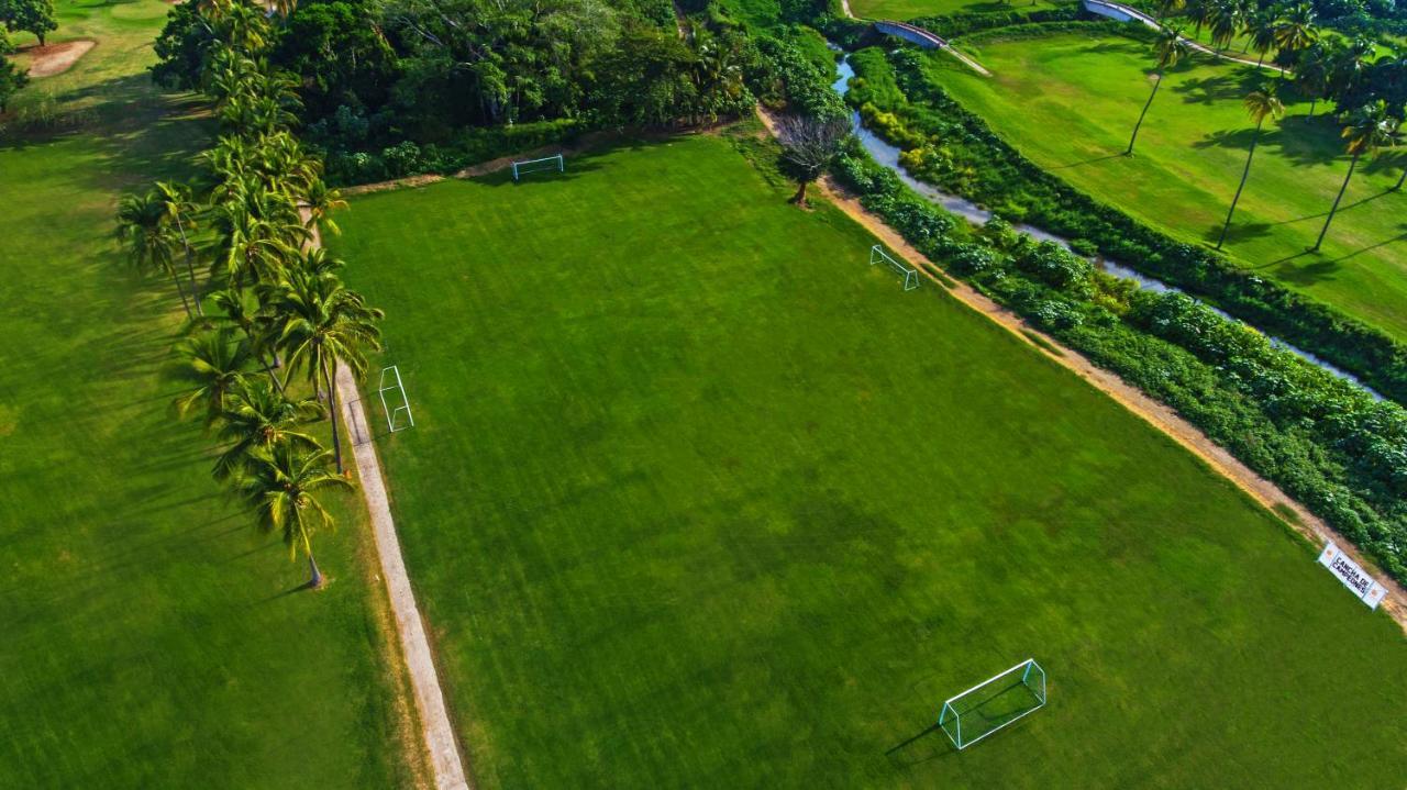 Las Hadas By Brisas Manzanillo Luaran gambar Aerial view of the football field