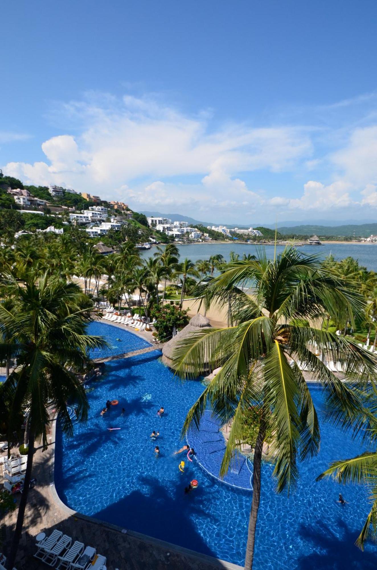 Las Hadas By Brisas Manzanillo Luaran gambar View of the bay