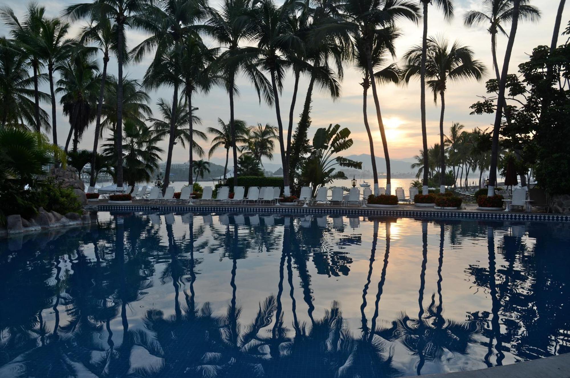 Las Hadas By Brisas Manzanillo Luaran gambar Sunset at the InterContinental Resort