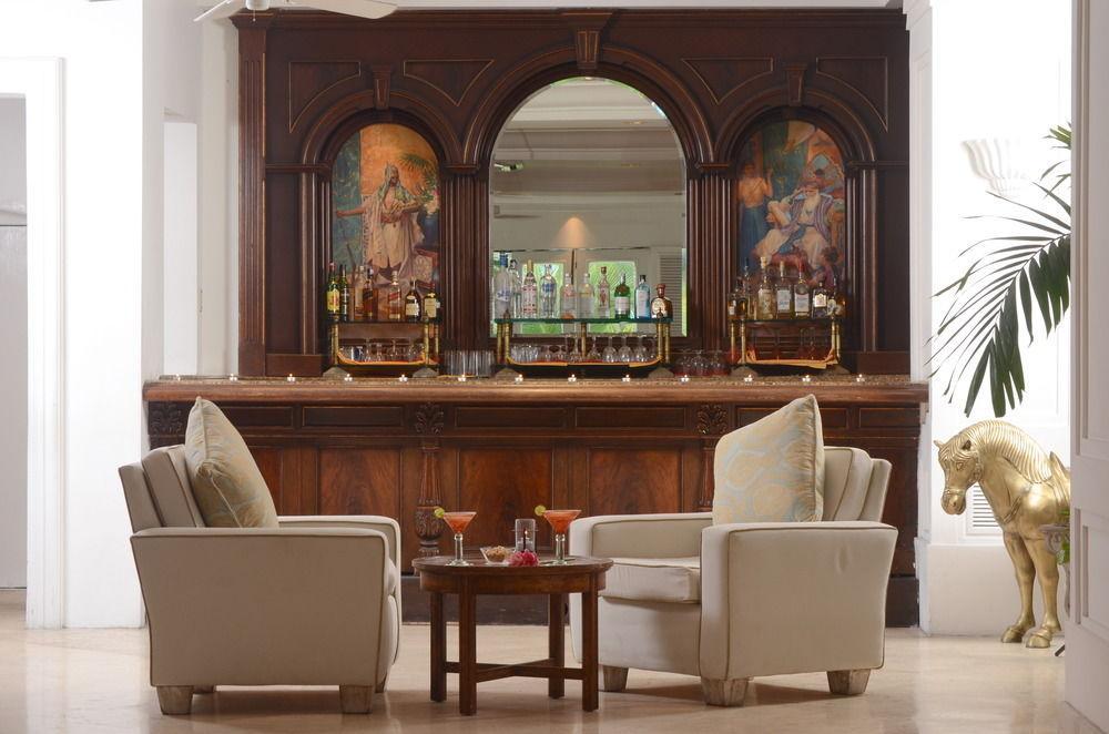 Las Hadas By Brisas Manzanillo Luaran gambar The bar at the Four Seasons Hotel, Miami