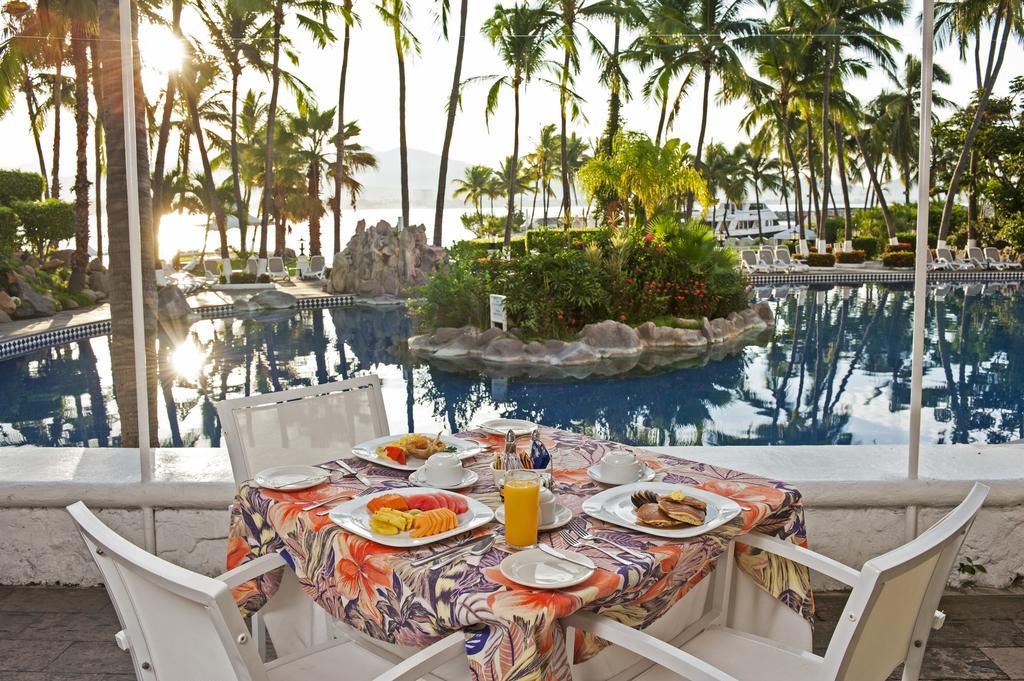 Las Hadas By Brisas Manzanillo Luaran gambar Breakfast at a resort