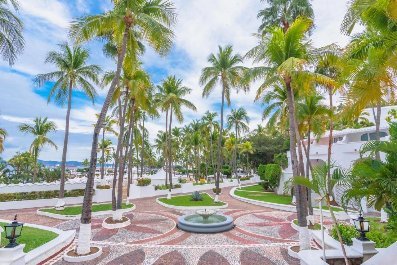 Las Hadas By Brisas Manzanillo Luaran gambar View of the town of Puerto Vallarta